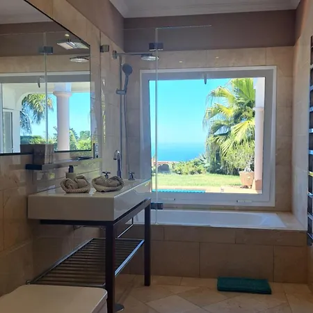 Gecko Villa *